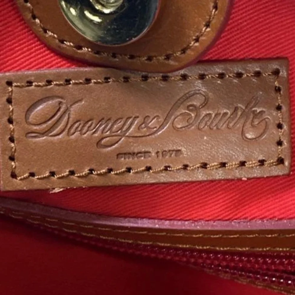 Elegant Black and Brown Tote Bag - Picture 5 of 5